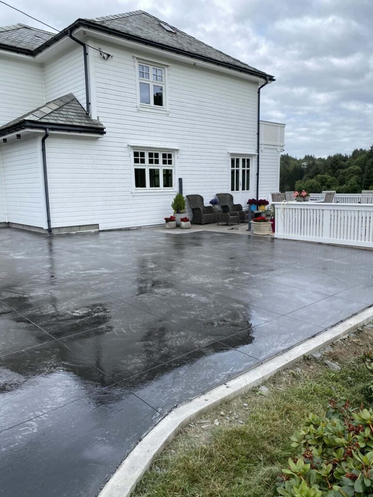 Kvalitetsbetong avretting for utendørs terrasse.